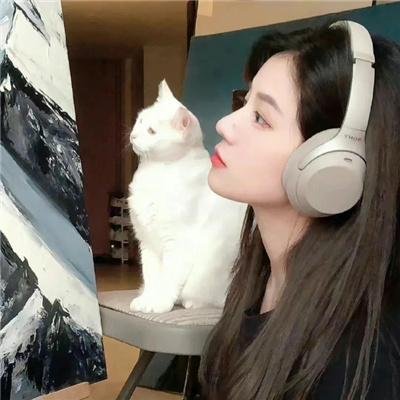 伴游女王
